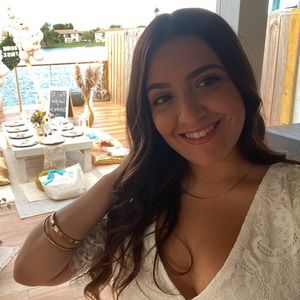 Meet your Posher, Ana